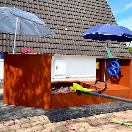 Familienfreundliches Ferienhaus In 5 Min Zum Strand Mit Terrasse Und Kostenlosem Parkplatz Cuxhaven Buitenkant foto
